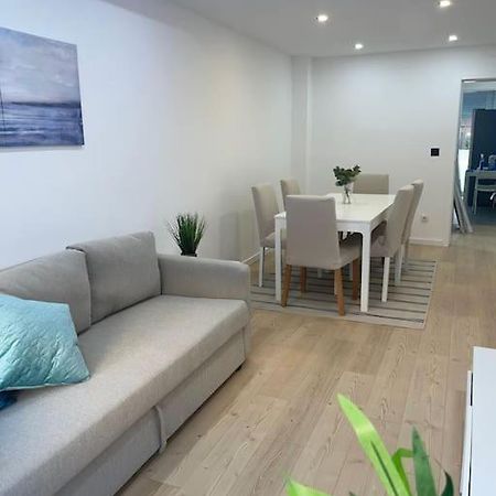 Lovely 2 Bedroom Apartment In South Lisbon Баррейру Экстерьер фото