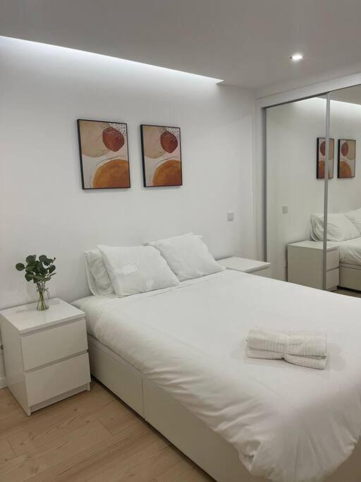 Lovely 2 Bedroom Apartment In South Lisbon Баррейру Экстерьер фото