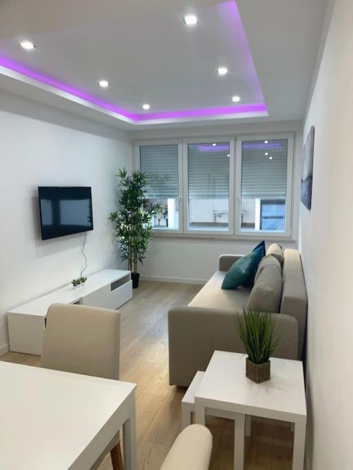 Lovely 2 Bedroom Apartment In South Lisbon Баррейру Экстерьер фото