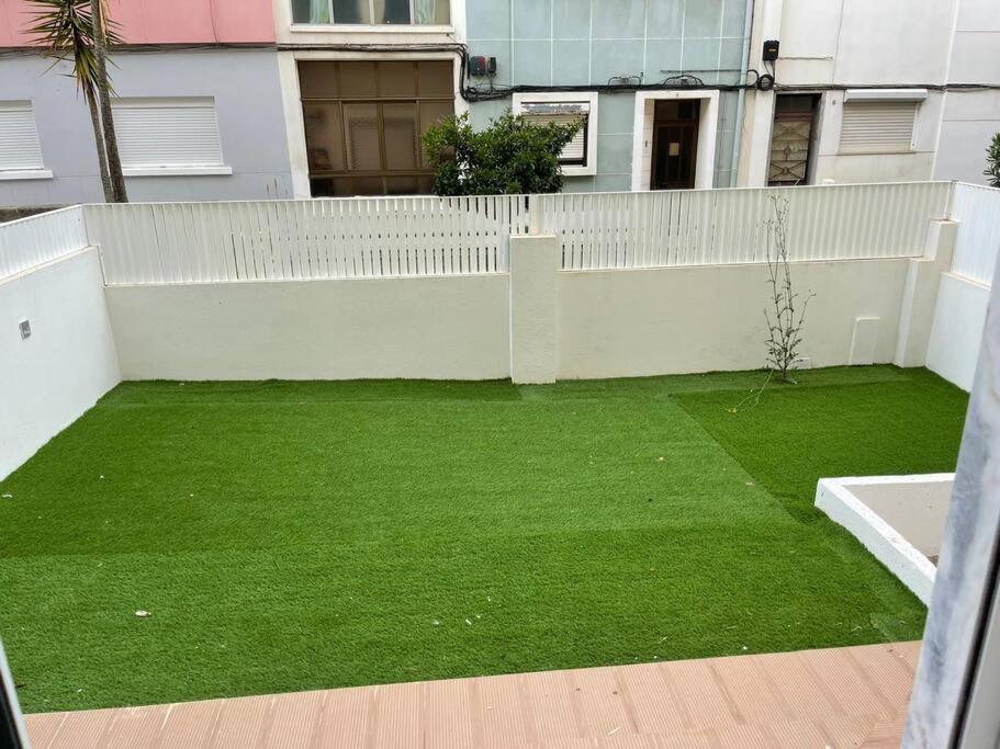 Lovely 2 Bedroom Apartment In South Lisbon Баррейру Экстерьер фото